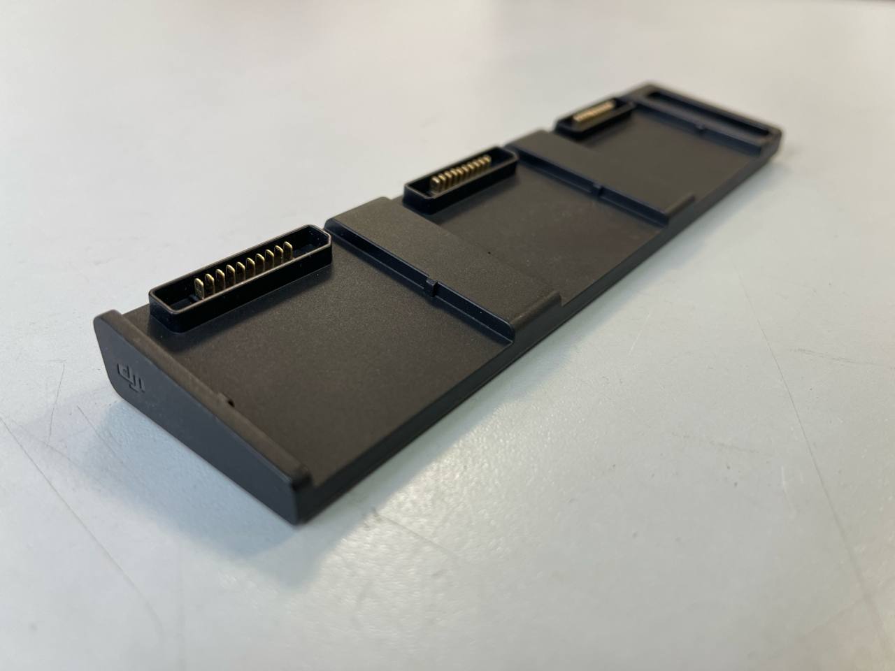 Зарядный хаб DJI Mavic Air 2 / 2S Battery Charging Hub Товар уцененный