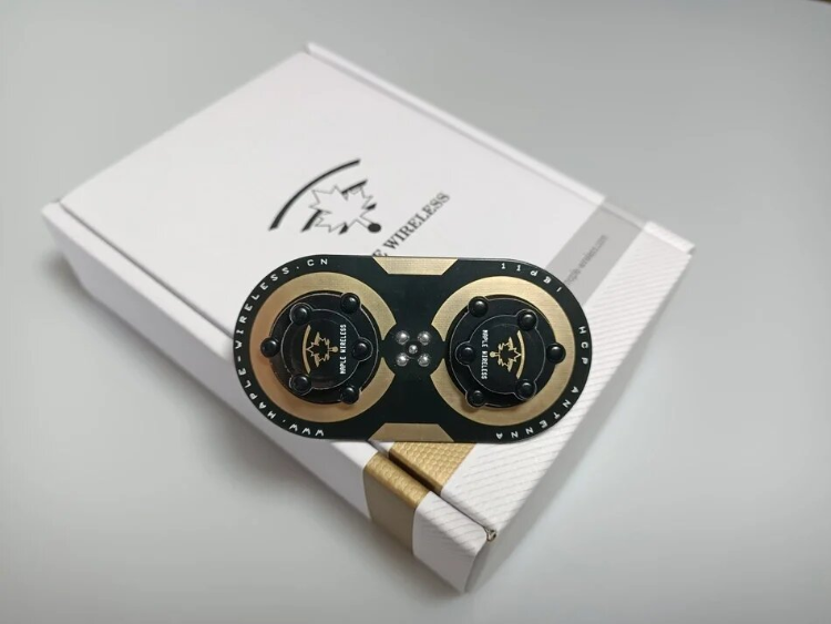 Патч-антена FPV 5,8Ггц Maple Wireless (11dBi) (SMA KIT)-L (14cm)