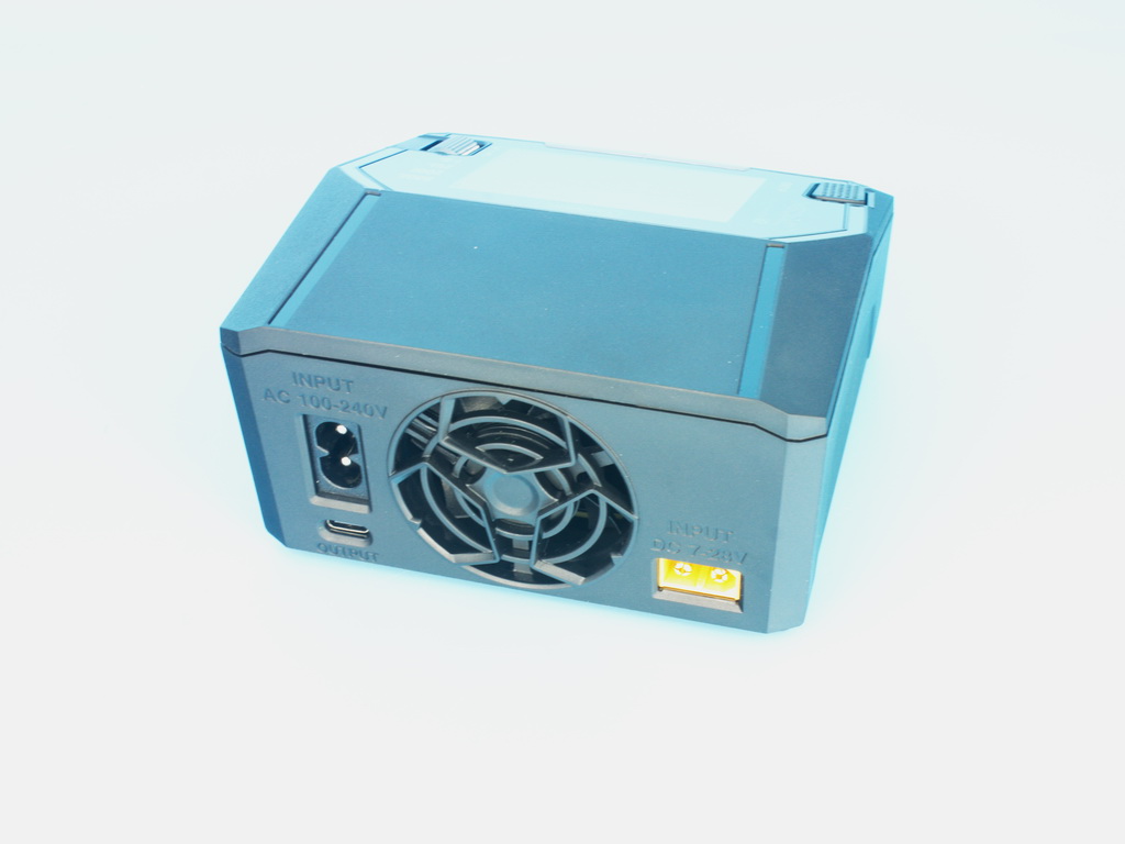 Зарядное устройство ToolkitRC M6DAC AC 300w / DC 800w V2