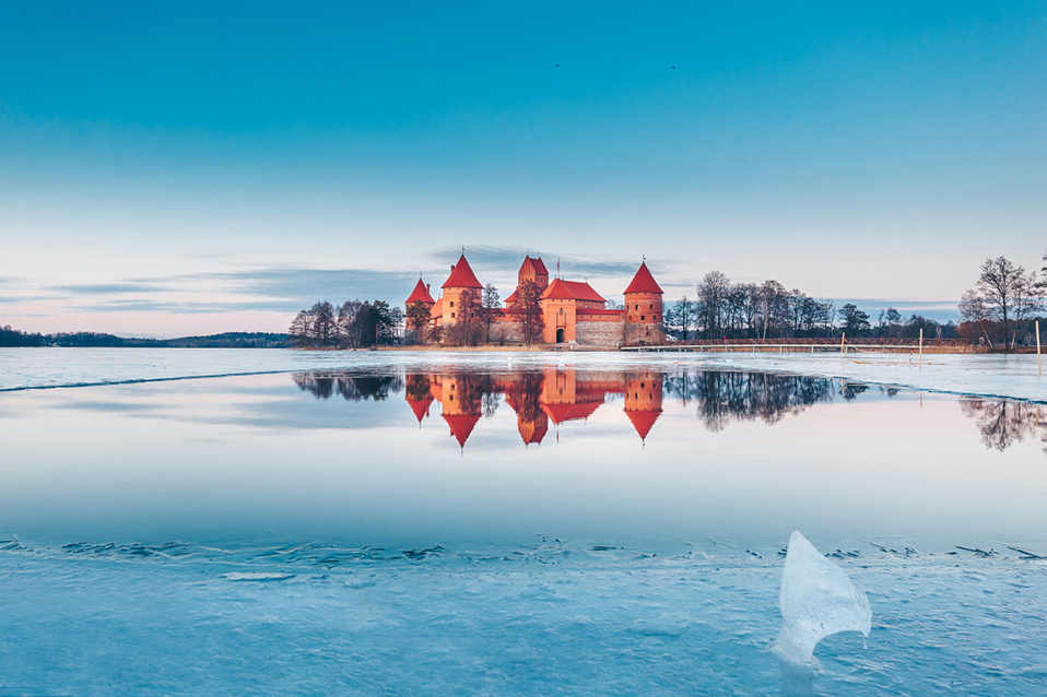 trakai-castle-reflection.jpg